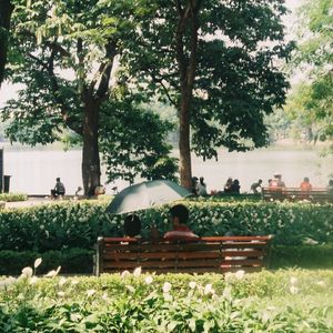 边查下面边吸奶很爽
